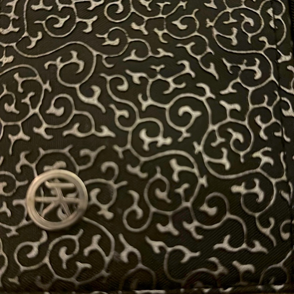 Hip Klips cell phone bag / wallet 2 tone gray/silver paisley bag. Hands Free - Picture 9 of 10